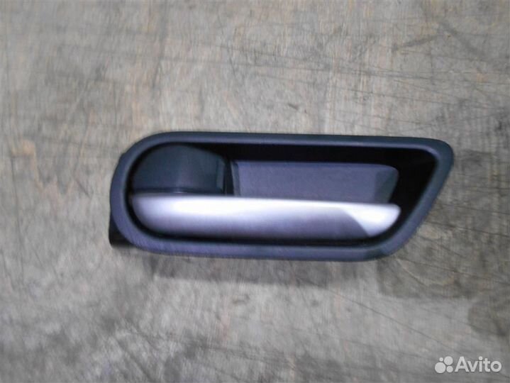 Ручка двери задней внутренняя левая от Mazda Mazd