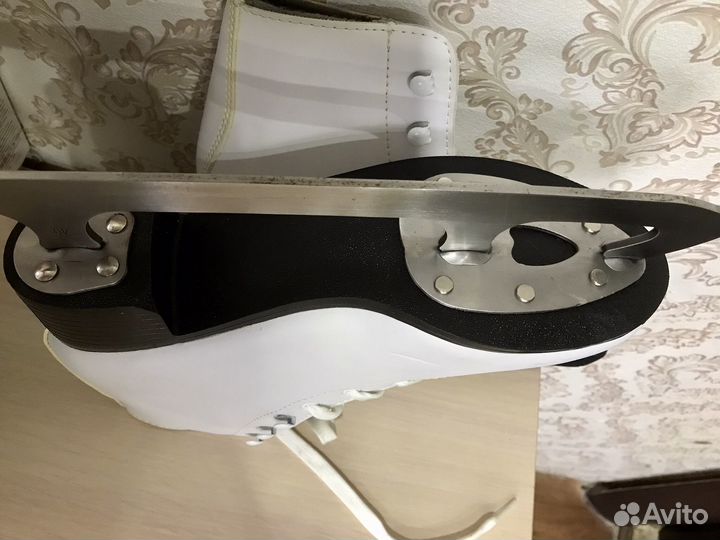 Коньки фигурные
