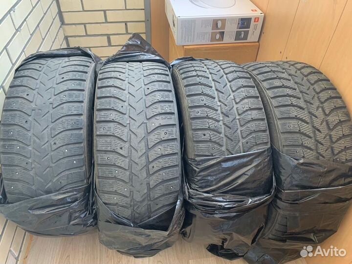Bridgestone Ice Cruiser 5000 225/45 R17