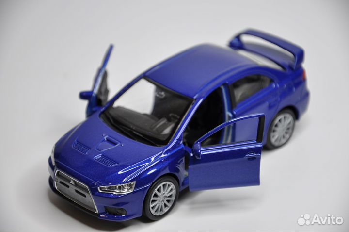 Модель автомобиля Mitsubishi Lancer X металл