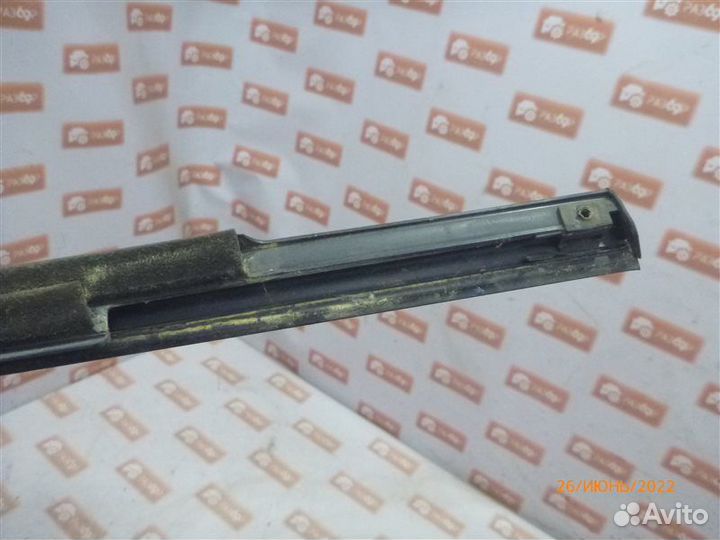 Уплотнитель стекла двери бархотка задний правый