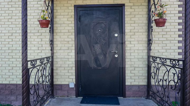 Коттедж 220 м² на участке 20 сот.