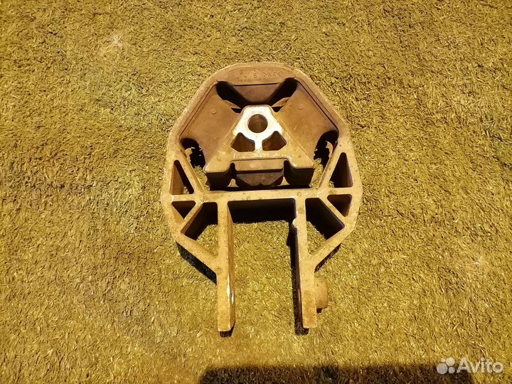 Опора двигателя (подушка двс) 4N516P082 Volvo S40