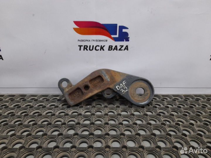 Кронштейн амортизатора левый