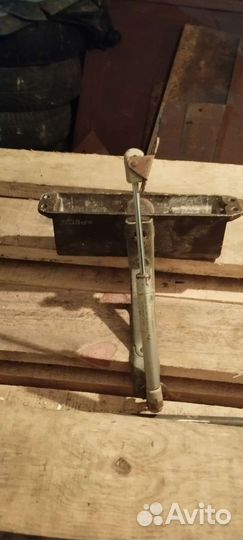 Доводчик дверной бу