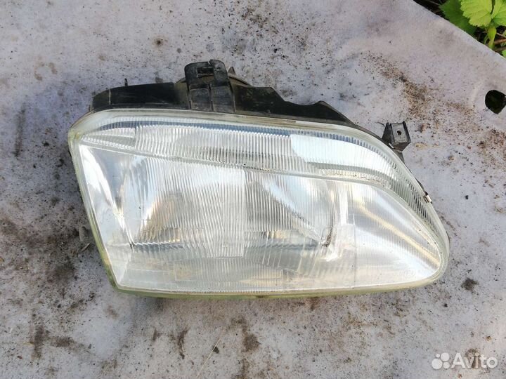 Фара передняя Рено Меган 1