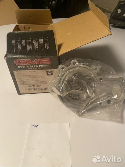 Насос водяной chrysler Sebring (01) (2.0) GMB gwcr