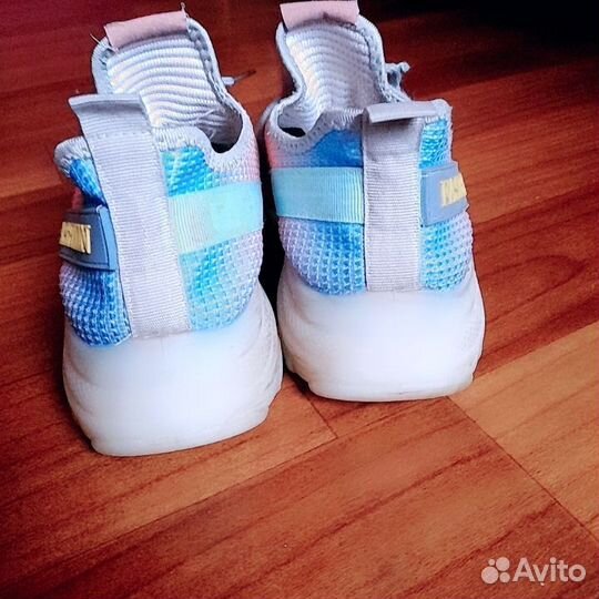 Кросовки женские летние 37-38