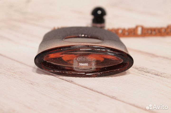 Парфюмерная вода Black Opium Floral Shock