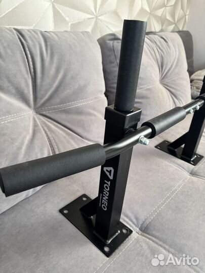 Турник настенный