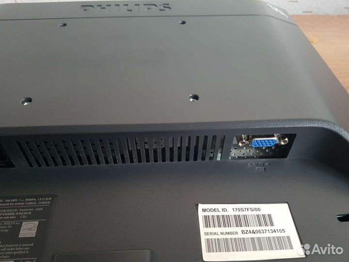 Монитор Philips 17