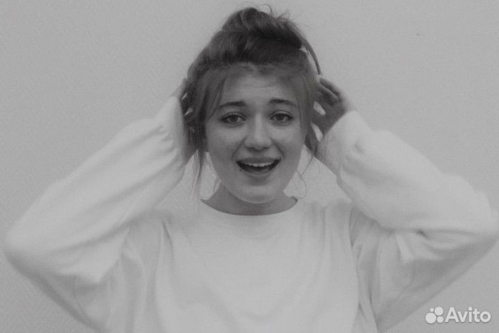 Танцовщица, хостес, официант