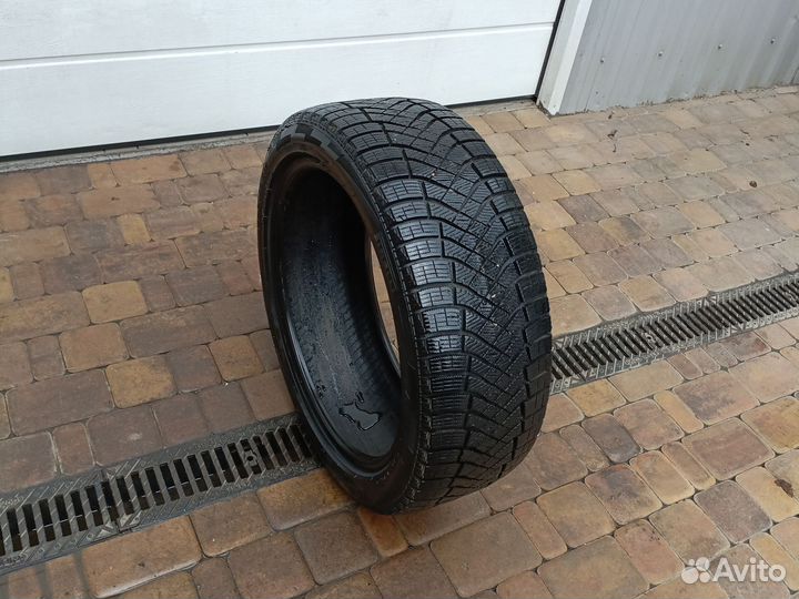 Pirelli Ice Zero FR 225/45 R19 96H