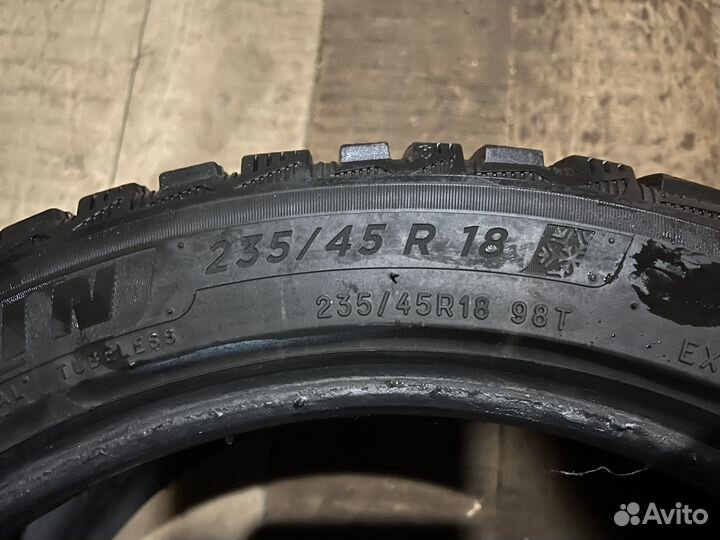 Michelin X-Ice North 4 235/45 R18