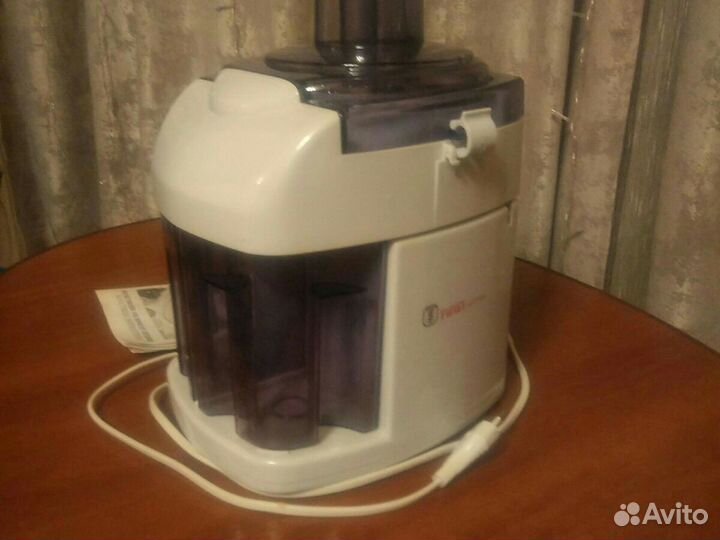 Соковыжималка First