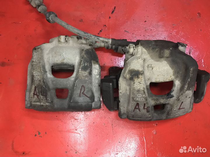 Суппорт тормозной передний Audi A4 B8