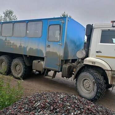Вахтовый автобус УралСпецТранс УСТ 54535Р, 2023