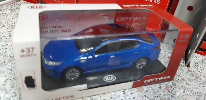 Модель Welly 1:38 Kia Optima 2010