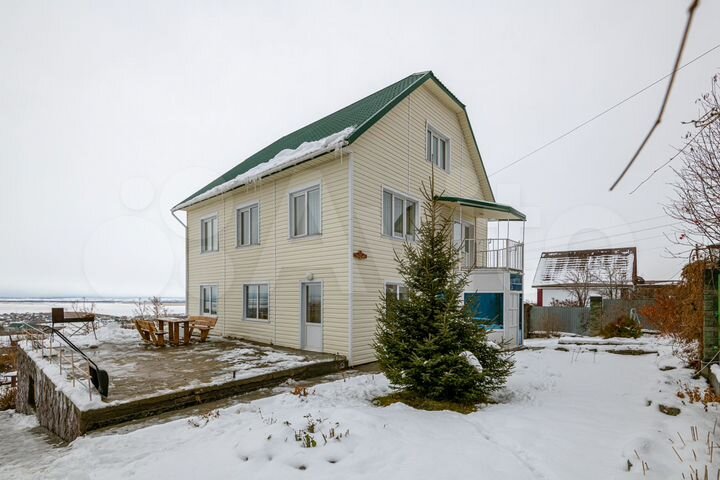 Дом 262,3 м² на участке 10,4 сот.