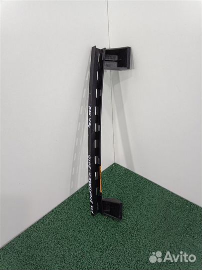 Направляющая стекла двери передняя левая Kia