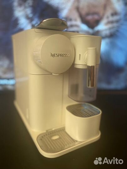 Кофемашина капсульная Delonghi -nespresso EN510.W