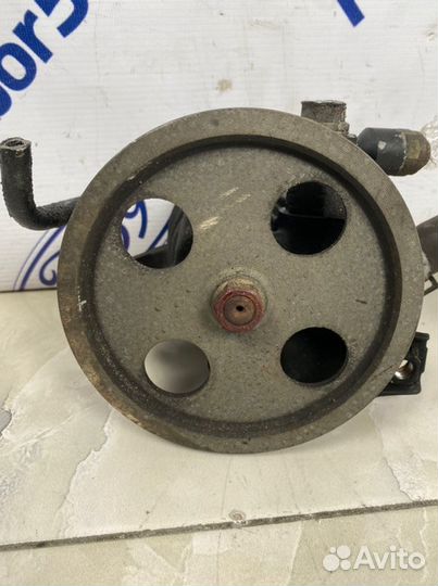 Насос гур Lexus Is200 GXE10 2.0 (1G-FE) 1999