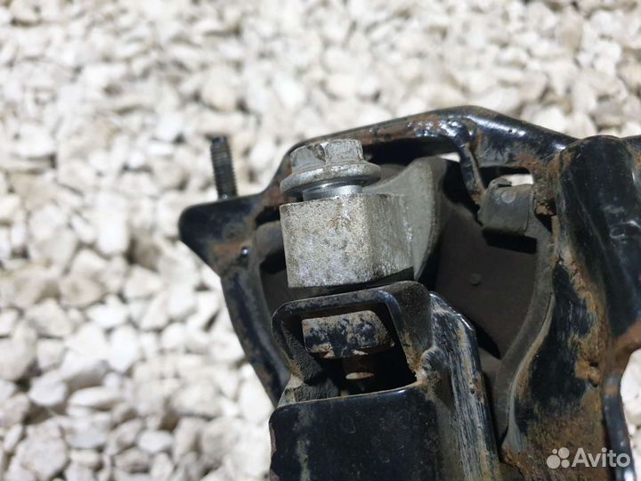 Опора двигателя Шкода Фабия 2