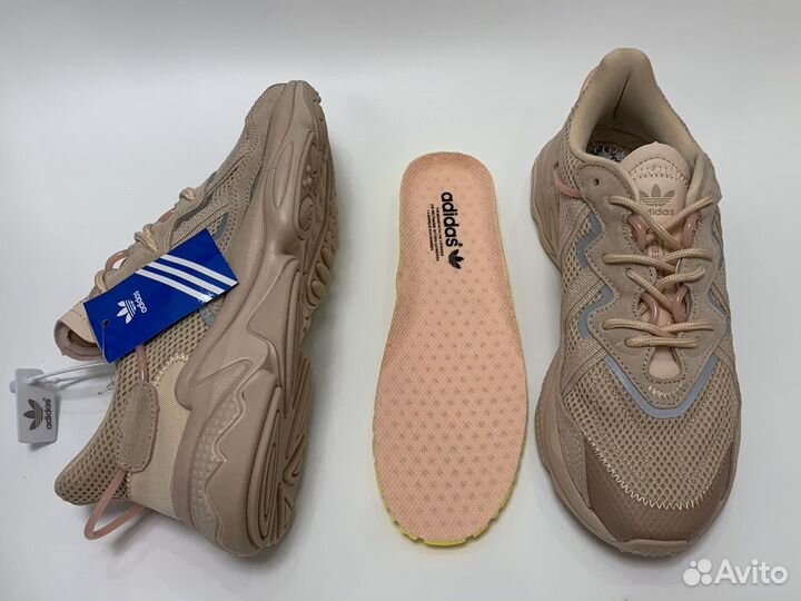 Кроссовки женски Adidas Ozweego