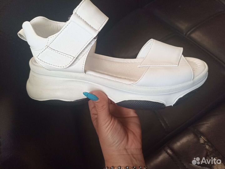 Босоножки натуральная кожа новые 38