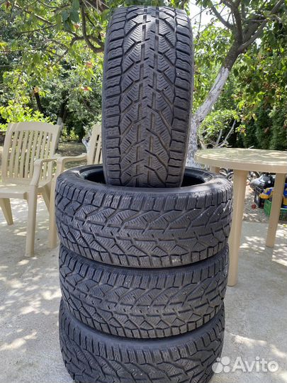Tigar Winter 235/45 R18
