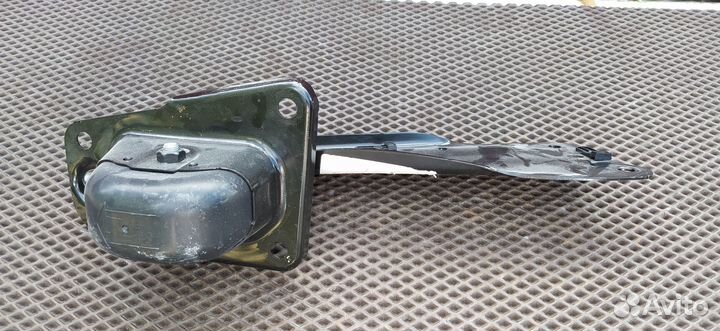 Рычаг задний левый Volkswagen Tiguan 2 5qf505225c