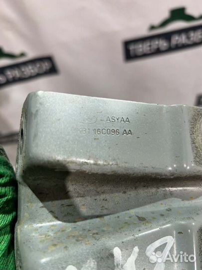 Кронштейн замка капота - правый Ford Transit MK8