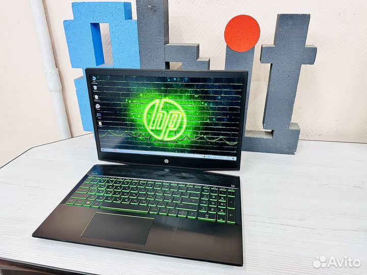 Игровой ноутбук i5-8300/12gb/GTX1050