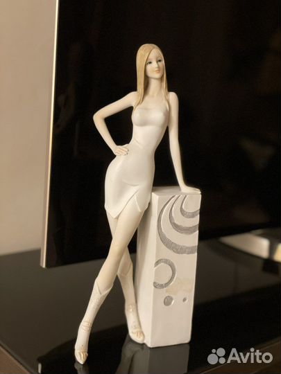 Фарфоровые статуэтки