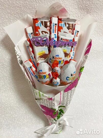 Сладкие букеты из конфет киндер
