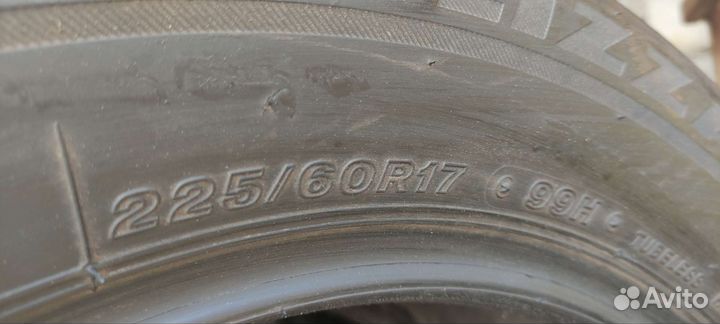 Bridgestone Blizzak LM-80 225/60 R17