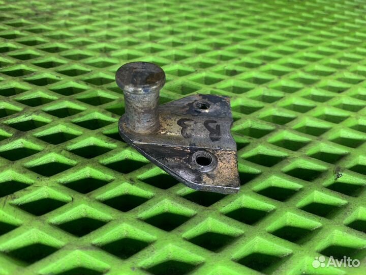 Ответная часть замка багаж. Volkswagen Passat B3