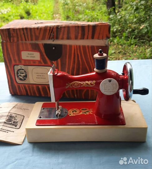 Детская швейная машинка СССР