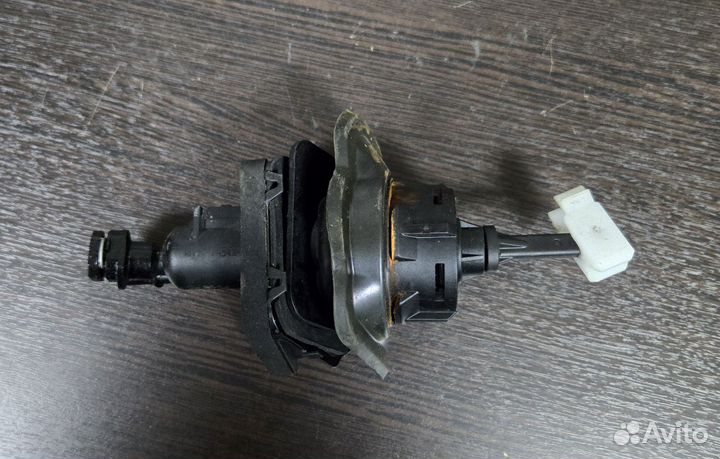 Главный цилиндр сцепления Mazda 3 bl