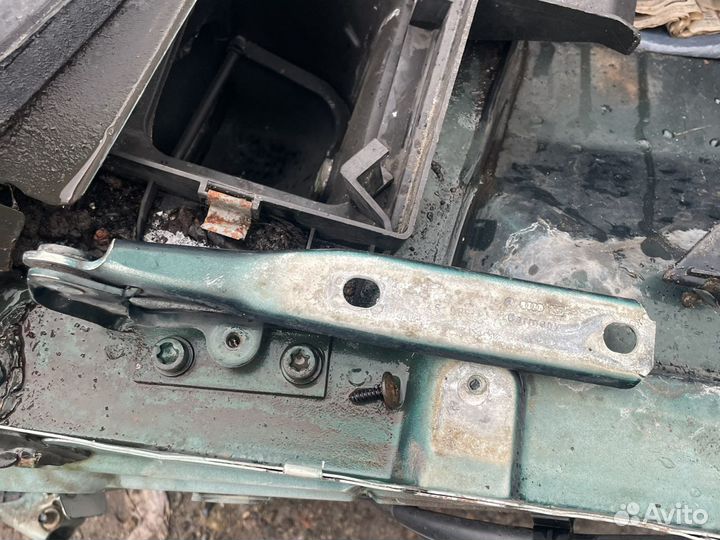 Петли капота Volkswagen passat b5