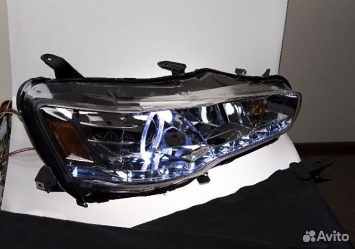 Фара правая Митсубиси Лансер X 10