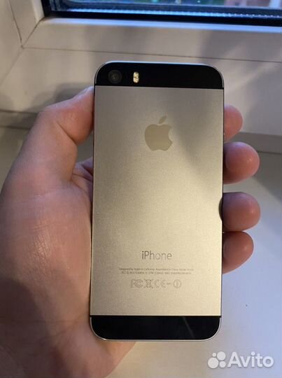 Телефон iPhone 5s 32гб