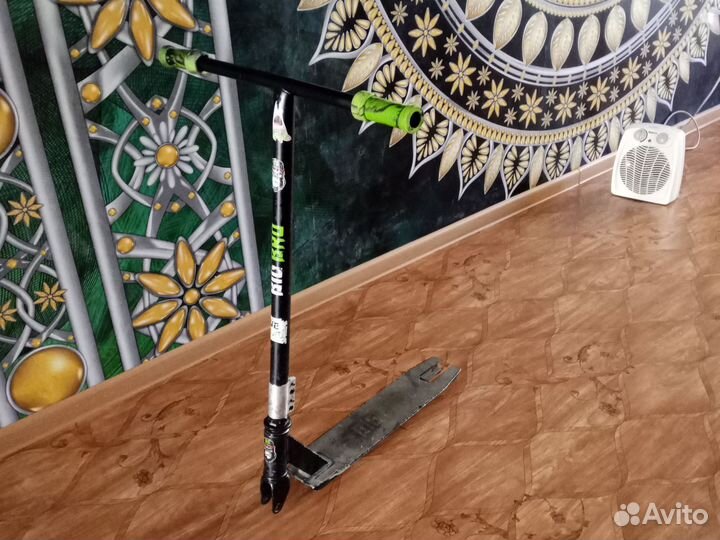 Трюковой самокат BIG BRO