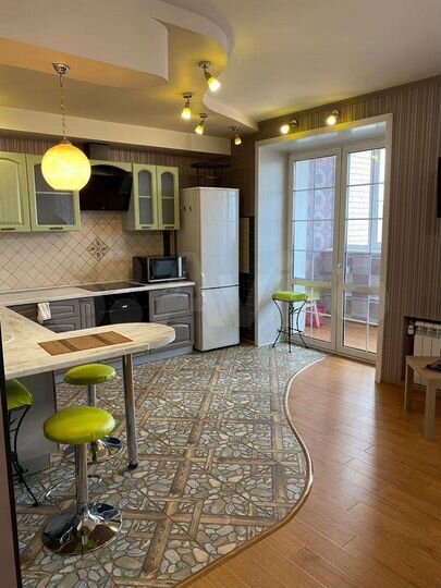 2-к. квартира, 70 м², 10/12 эт.