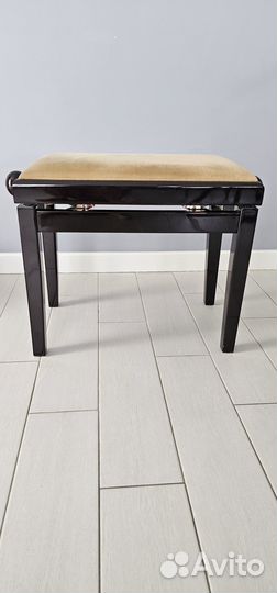 Банкетка для фортепиано