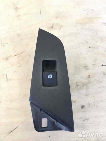 Блок управления стеклоподъемниками задний левый