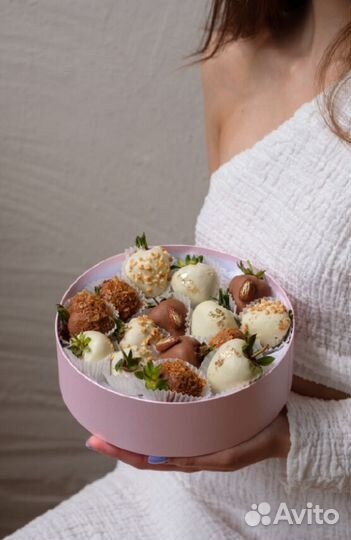 Боксы из клубники в шоколаде