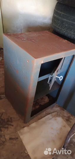 Сейф советский железный