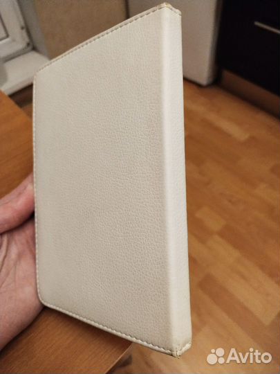 Электронная книга PocketBook 611 с чехлом