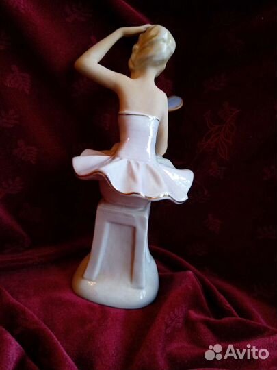 Статуэтка фарфор 